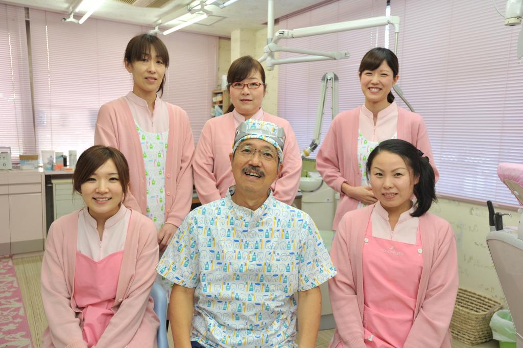 藤山台かわだ歯科医院のメンバーです。明るく元気なスタッフと一緒に働きませんか？